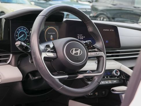Used 2024 Hyundai Elantra Limited FWD image 30