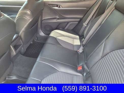 Used 2022 Toyota Camry SE w/ Carpet Mat Package (TMS) FWD image 10