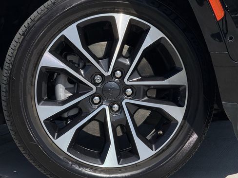 Used 2023 Jeep Grand Cherokee Overland w/ Advanced Protech Group III image 9