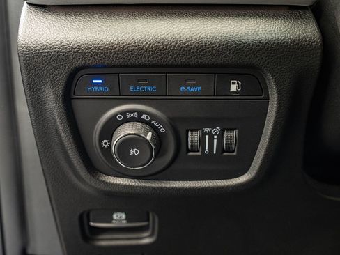 Used 2022 Jeep Grand Cherokee Limited 4xe w/ Luxury Tech Group II AWD/4WD image 20