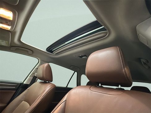 Used 2017 Subaru Outback 2.5i Touring image 12