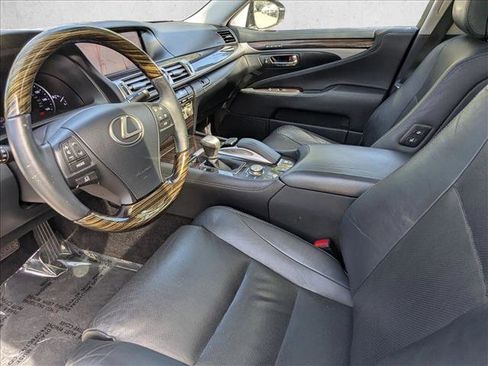 Used 2017 Lexus LS 460 w/ Comfort Package image 17