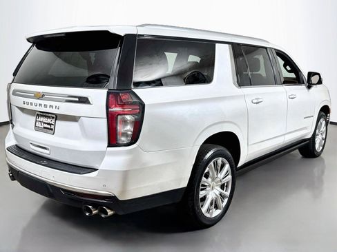 Used 2022 Chevrolet Suburban High Country w/ Premium Package 2 AWD/4WD image 4