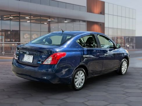 Used 2012 Nissan Versa SV FWD image 6