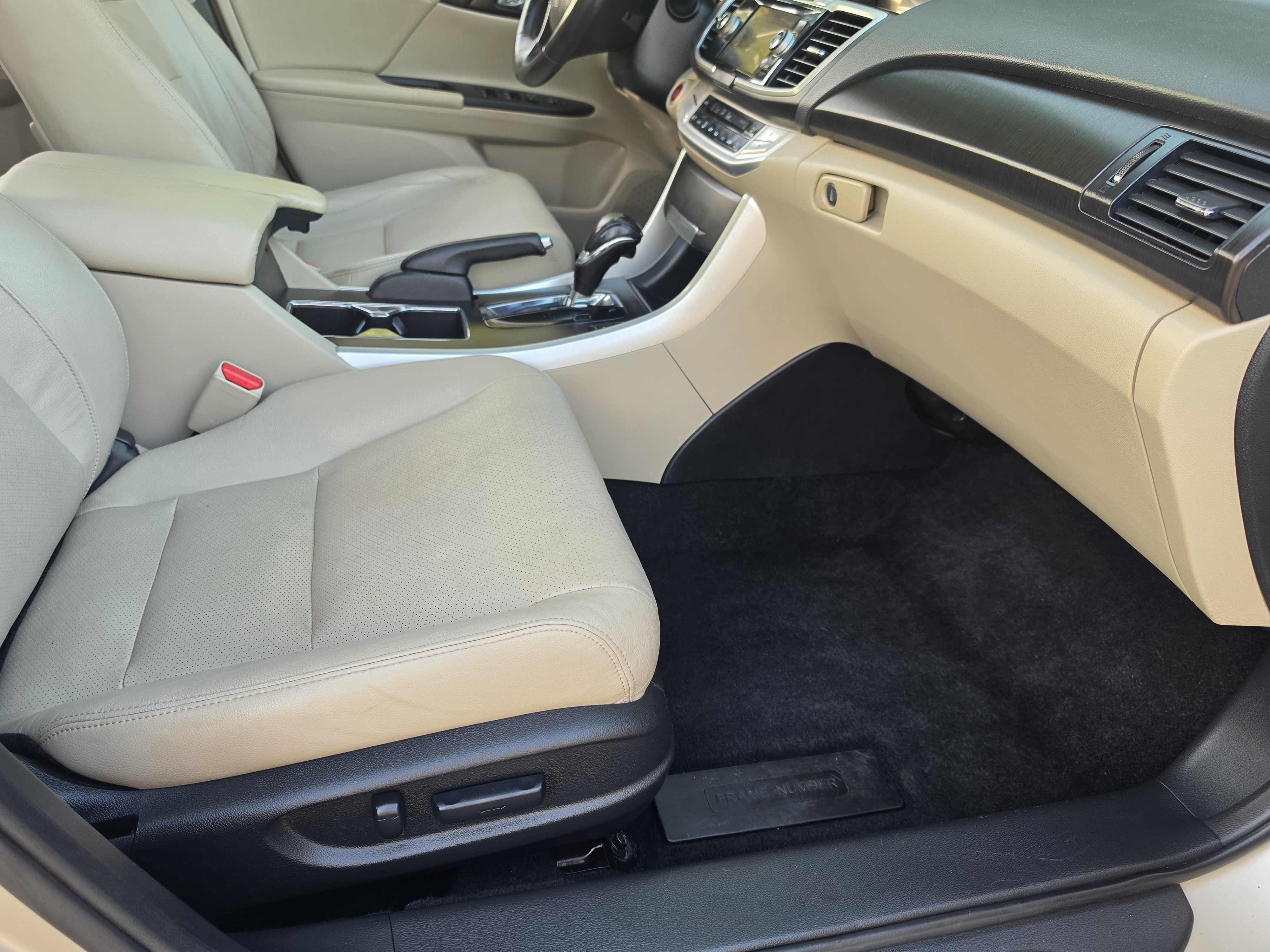 Used 2015 Honda Accord EX-L image 13