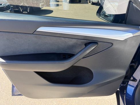 Used 2023 Tesla Model Y Long Range AWD/4WD image 16