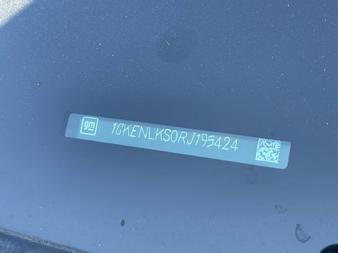 Used 2024 GMC Acadia Denali image 3