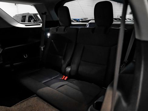 Used 2023 Ford Explorer XLT RWD image 39