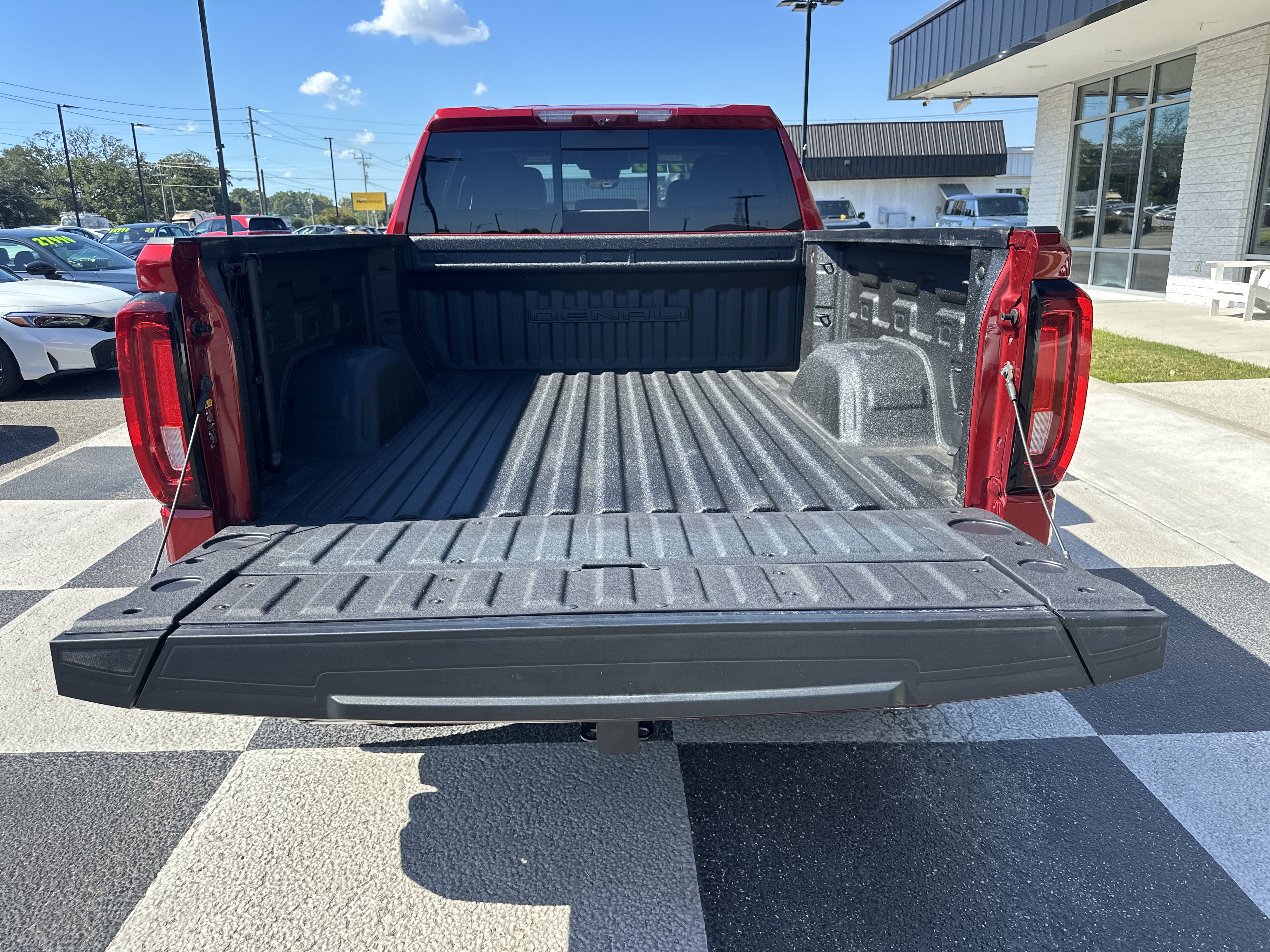 Used 2024 GMC Sierra 1500 Denali w/ Technology Package AWD/4WD image 5