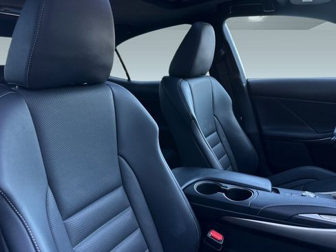 Used 2017 Lexus IS 350 F Sport image 31