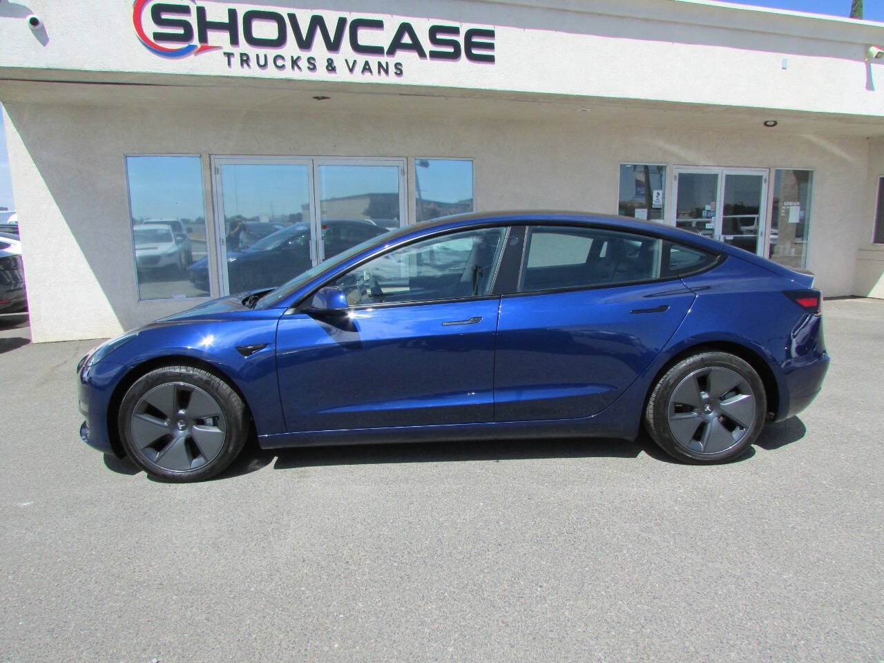 Used 2023 Tesla Model 3 Standard Range RWD image 9