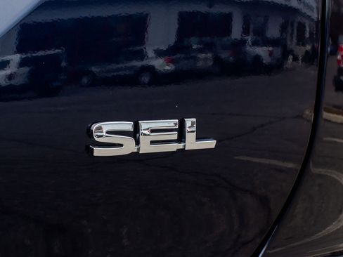 Used 2025 Mitsubishi Outlander SEL image 11