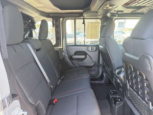 Used 2021 Jeep Wrangler Unlimited Rubicon image 32