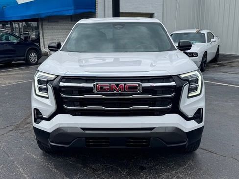 Used 2026 GMC Terrain Elevation FWD image 2