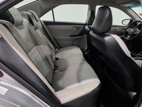 Used 2017 Toyota Camry SE image 24