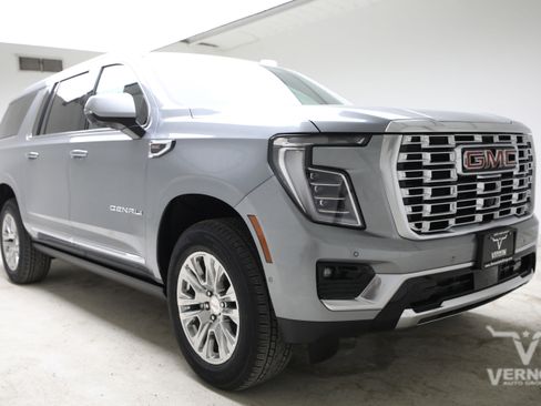 New 2026 GMC Yukon XL Denali w/ Sun & Power Step Package AWD/4WD image 7