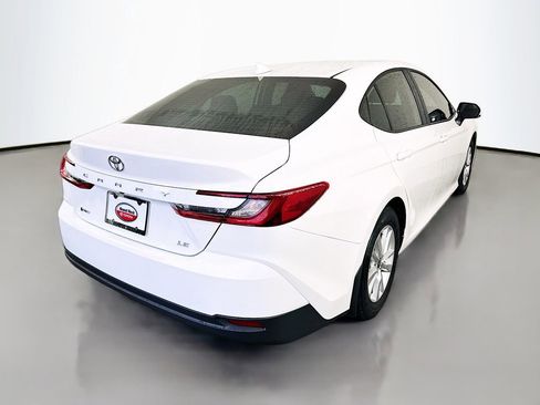 Used 2026 Toyota Camry LE w/ Convenience Package image 5