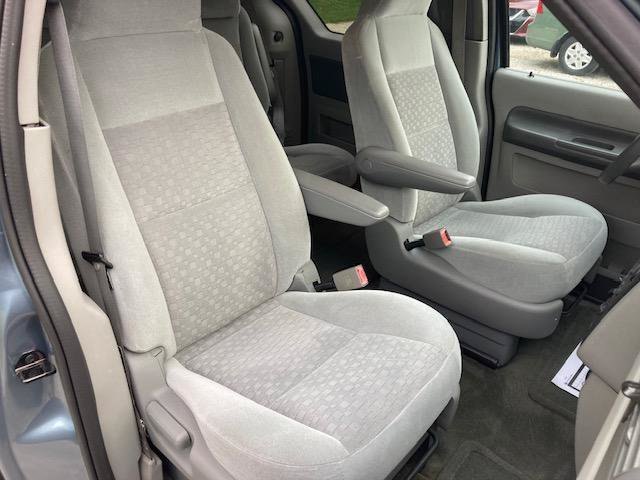 Used 2004 Ford Freestar SE FWD image 29