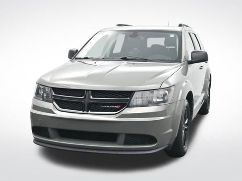 Used 2020 Dodge Journey SE w/ SE Popular Equipment Group image 2