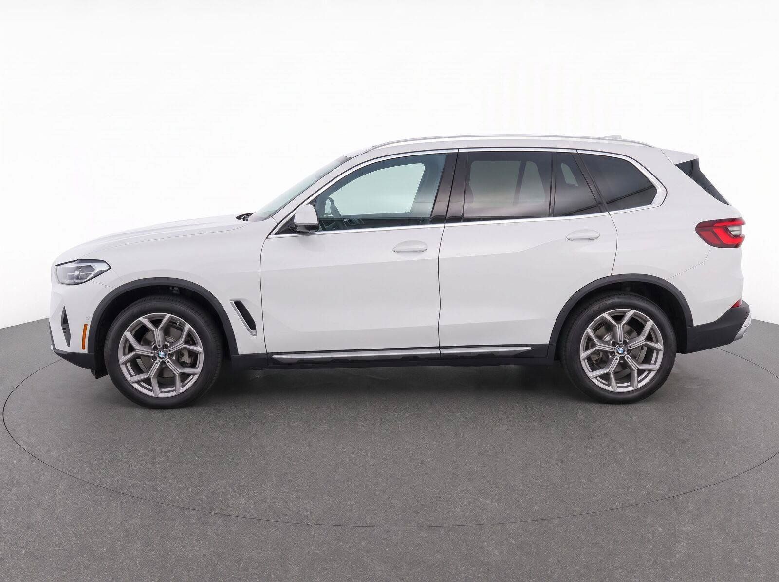 Used 2024 BMW X3 xDrive30i w/ Convenience Package AWD/4WD image 4