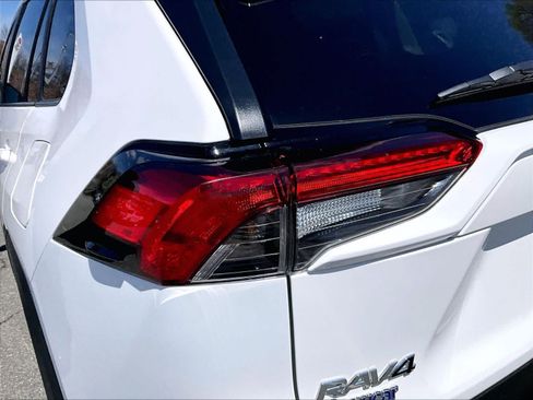 Used 2025 Toyota RAV4 LE AWD/4WD image 34