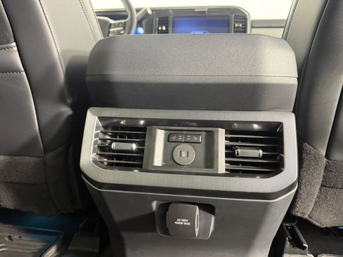 Certified 2025 Ford F250 Platinum AWD/4WD image 15