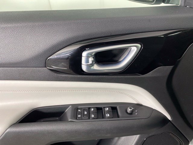 Used 2023 Jeep Compass Limited w/ Sun and Sound Group AWD/4WD image 16