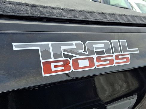 Used 2021 Chevrolet Silverado 1500 LT Trail Boss w/ Convenience Package II image 34