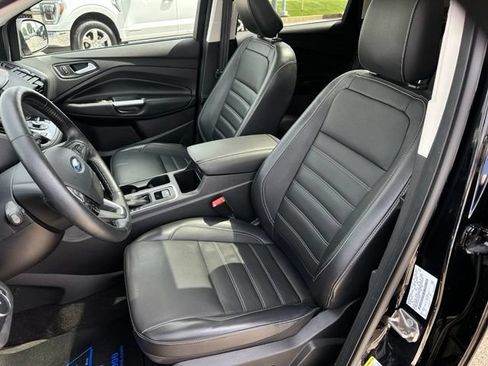 Certified 2019 Ford Escape Titanium AWD/4WD image 13