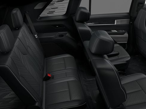 New 2026 Cadillac Vistiq Platinum w/ LPO, Floor Liner Package image 35