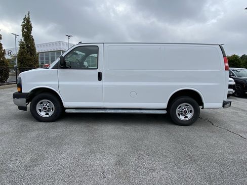 Used 2020 GMC Savana 2500 w/ Driver Convenience Package image 4