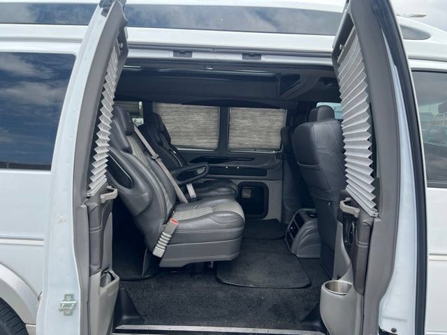 Used 2022 GMC Savana 2500 w/ Enhanced Convenience Package RWD image 11