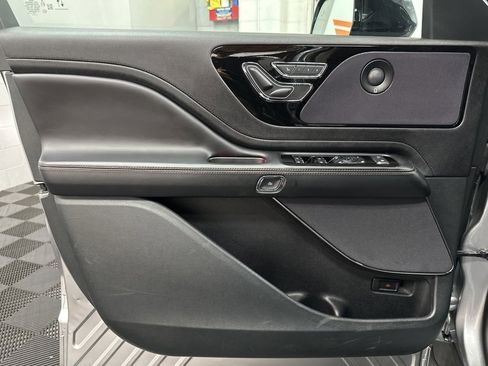 Used 2023 Lincoln Aviator Reserve w/ Equipment Group 201A image 18