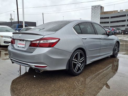 Used 2017 Honda Accord Sport image 24
