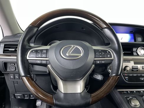 Used 2017 Lexus ES 350 w/ Luxury Package FWD image 13