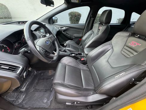 Used 2018 Ford Focus ST w/ Equipment Group 402A image 11