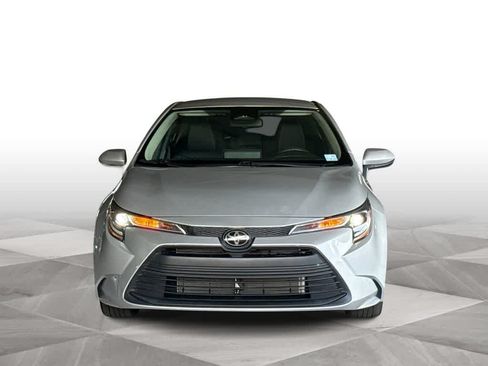 Used 2023 Toyota Corolla LE FWD image 3