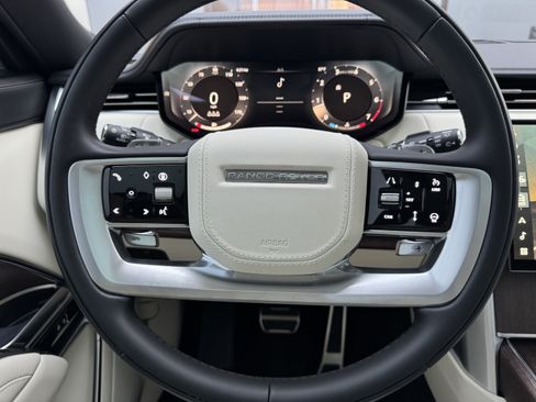 Certified 2025 Land Rover Range Rover SE AWD/4WD image 15