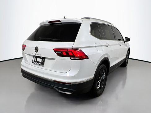 Used 2023 Volkswagen Tiguan SE FWD image 4