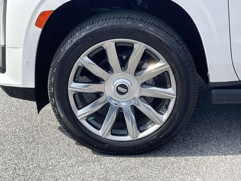 Used 2022 Cadillac Escalade ESV Sport Platinum w/ Heavy-Duty Trailer Package image 9