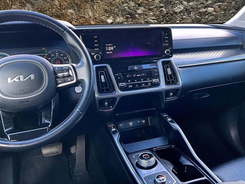 Used 2023 Kia Sorento EX image 6