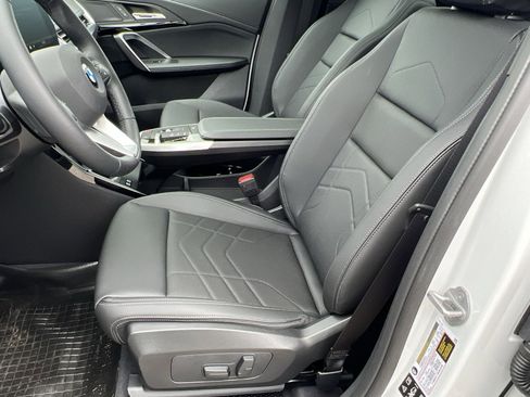 Certified 2025 BMW X1 xDrive28i w/ Technology Package image 10