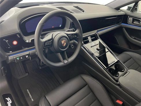 New 2026 Porsche Panamera 4 image 4
