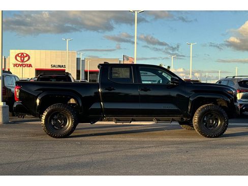 New 2025 Toyota Tacoma SR5 image 3