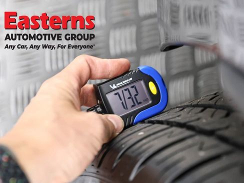 Used 2023 Land Rover Range Rover Velar R-Dynamic S image 30