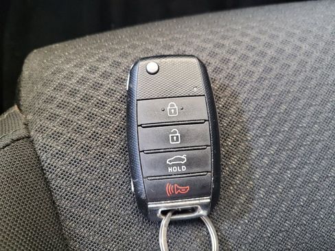 Used 2018 Kia Optima LX w/ 17" Alloy Wheels Package FWD image 32