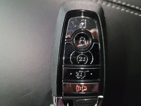 Used 2021 Lincoln Corsair AWD w/ Equipment Group 101A image 32