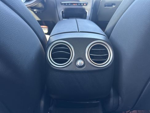 Used 2022 Mercedes-Benz GLC 300 GLC 300 image 18