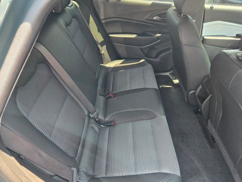 Certified 2025 Chevrolet Trax LT FWD image 10