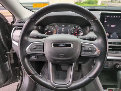 Used 2022 Jeep Compass Latitude AWD/4WD image 23